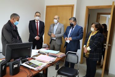 Read more about the article خلال زيارته للجنة تصفية أملاك التجمع المنحل: وزير أملاك الدولة يشدّد على التسريع في نسق إحالة ممتلكات حزب التجمع المنحل لفائدة الدولة.