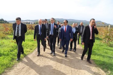 Read more about the article Suite à une visite inopinée à Grombalia : les ministres des domaines de l’Etat et de l’agriculture décident d’entamer les procédures de déchéance de droit d’une ferme agricole.