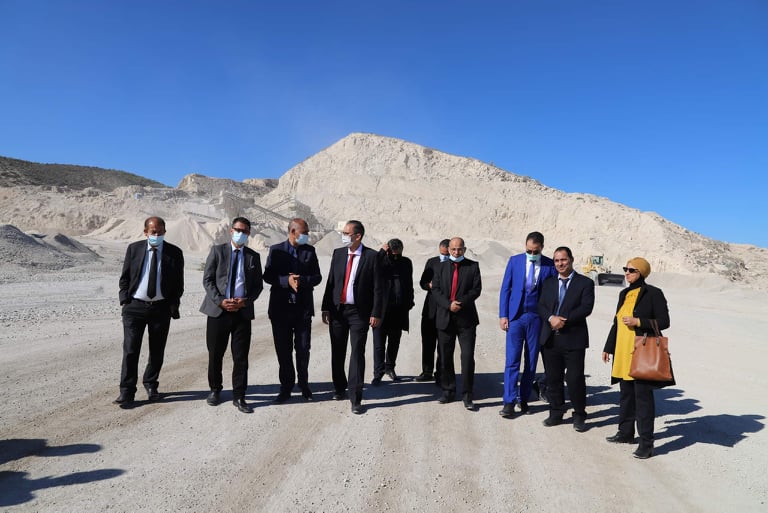 You are currently viewing Lors d’une visite sur terrain à Zaghouan : M. Mohamed Rekik met en garde contre les infractions dans l’exploitation des carrières.